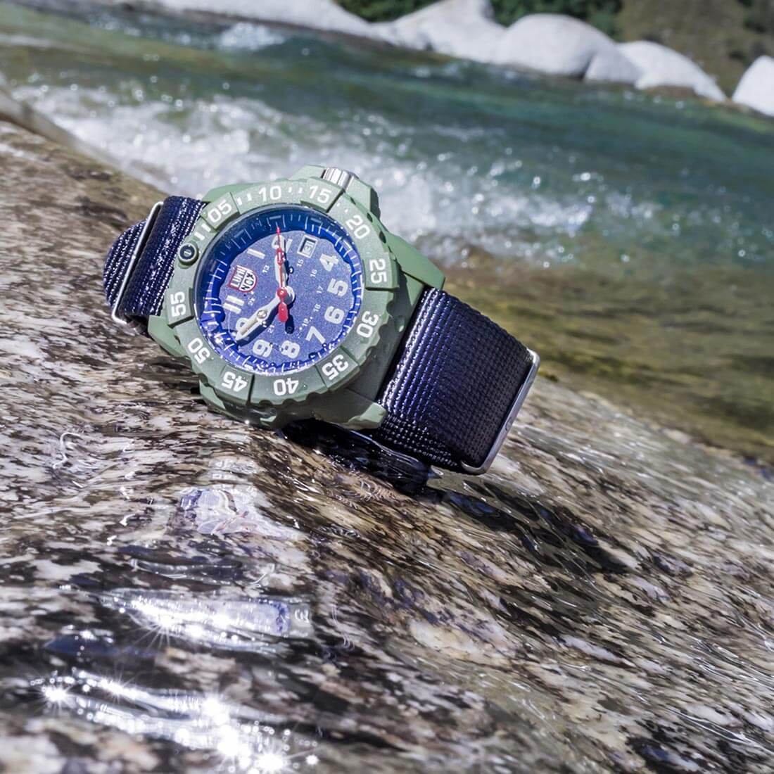 Luminox 3503.ND Men’s Navy Seal 3500 Swiss Blue Strap Dive Watch
