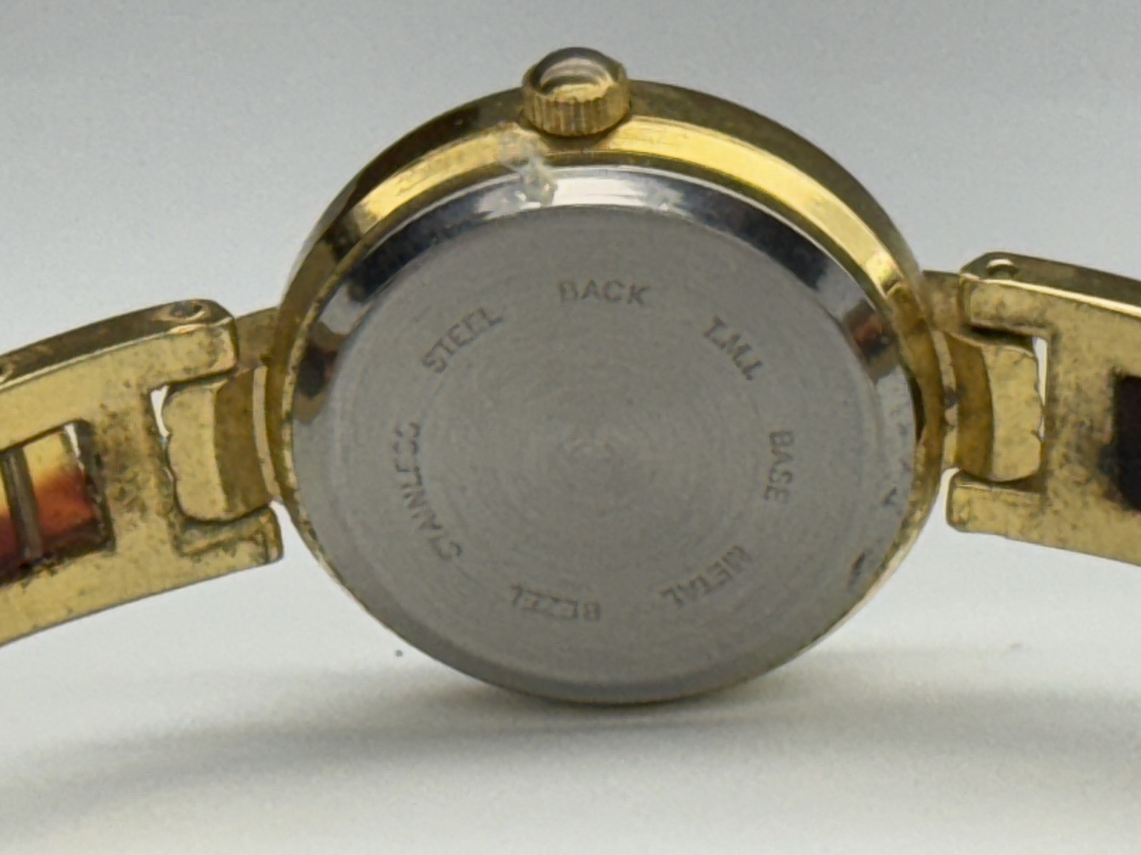 Women’s Collezio Quartz Wristwatch Gold Tone Bracelet Analog Linked Transparent