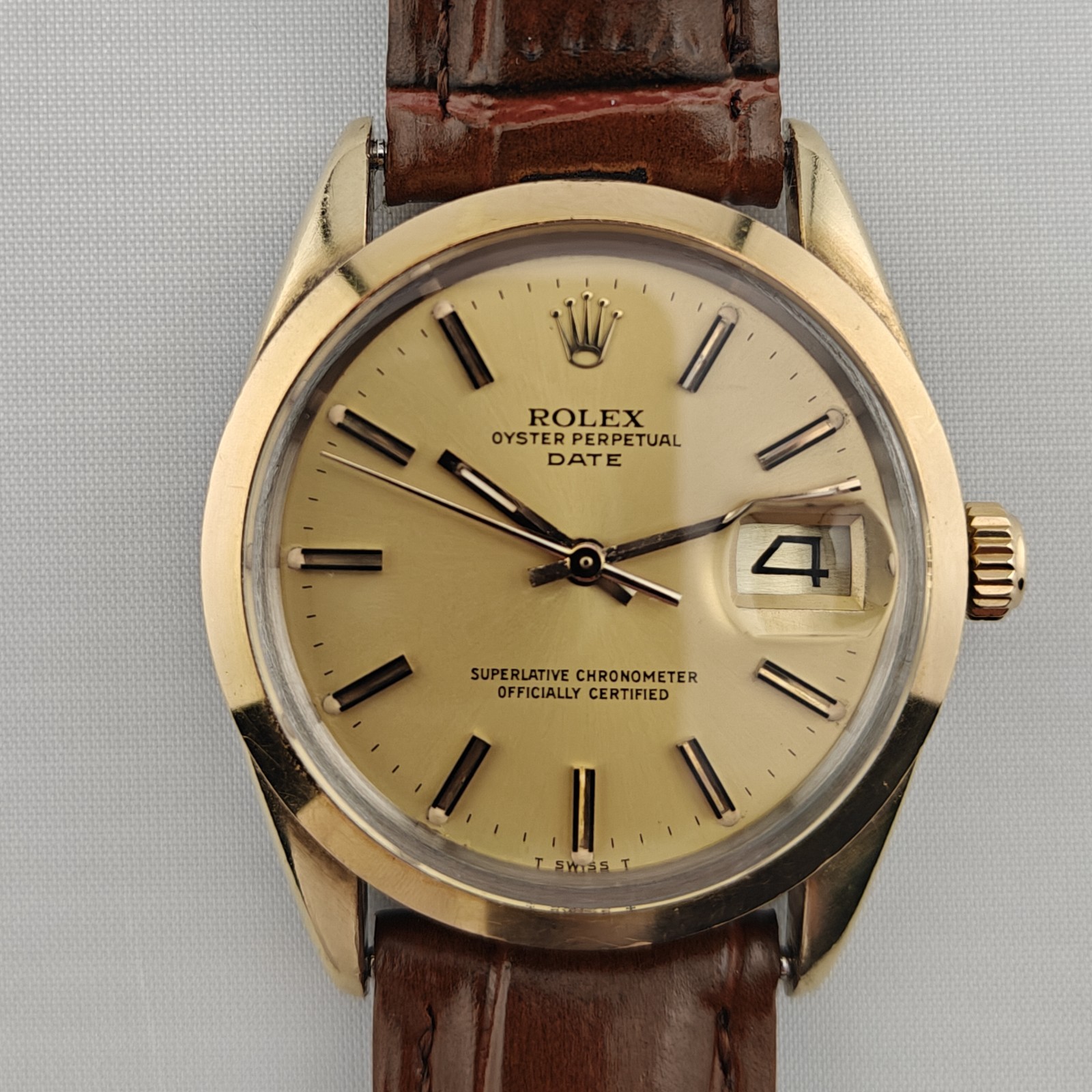 Vintage Rolex Oyster Perpetual Date 1550 Gold Shell Cal. 1570 Automatic 34mm
