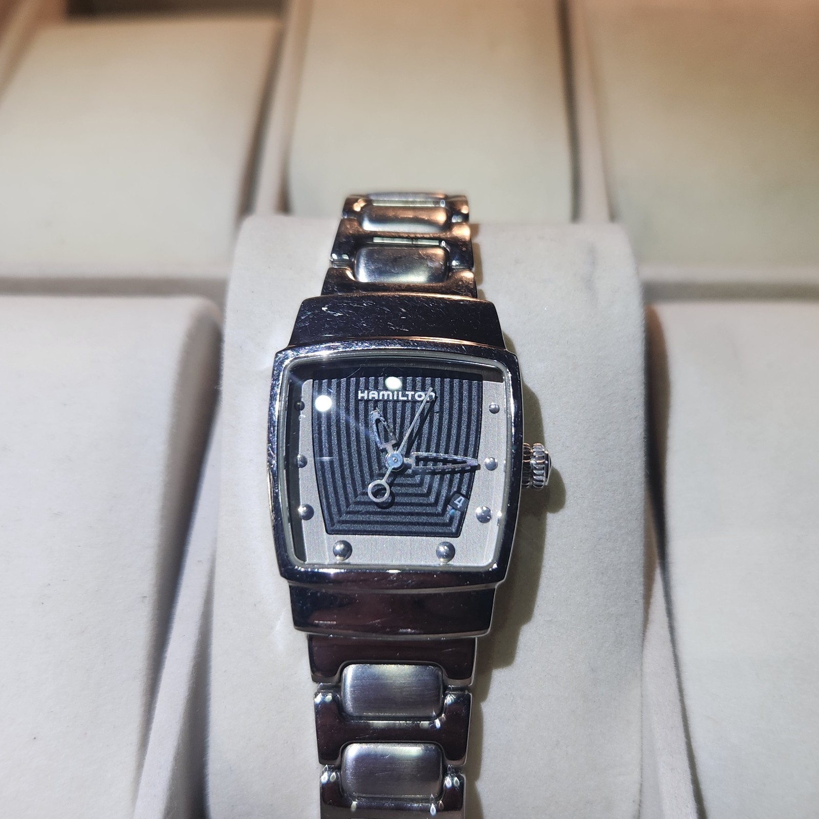 Vintage Hamilton Everest 6329 Quartz Stainless Steel Watch. Works