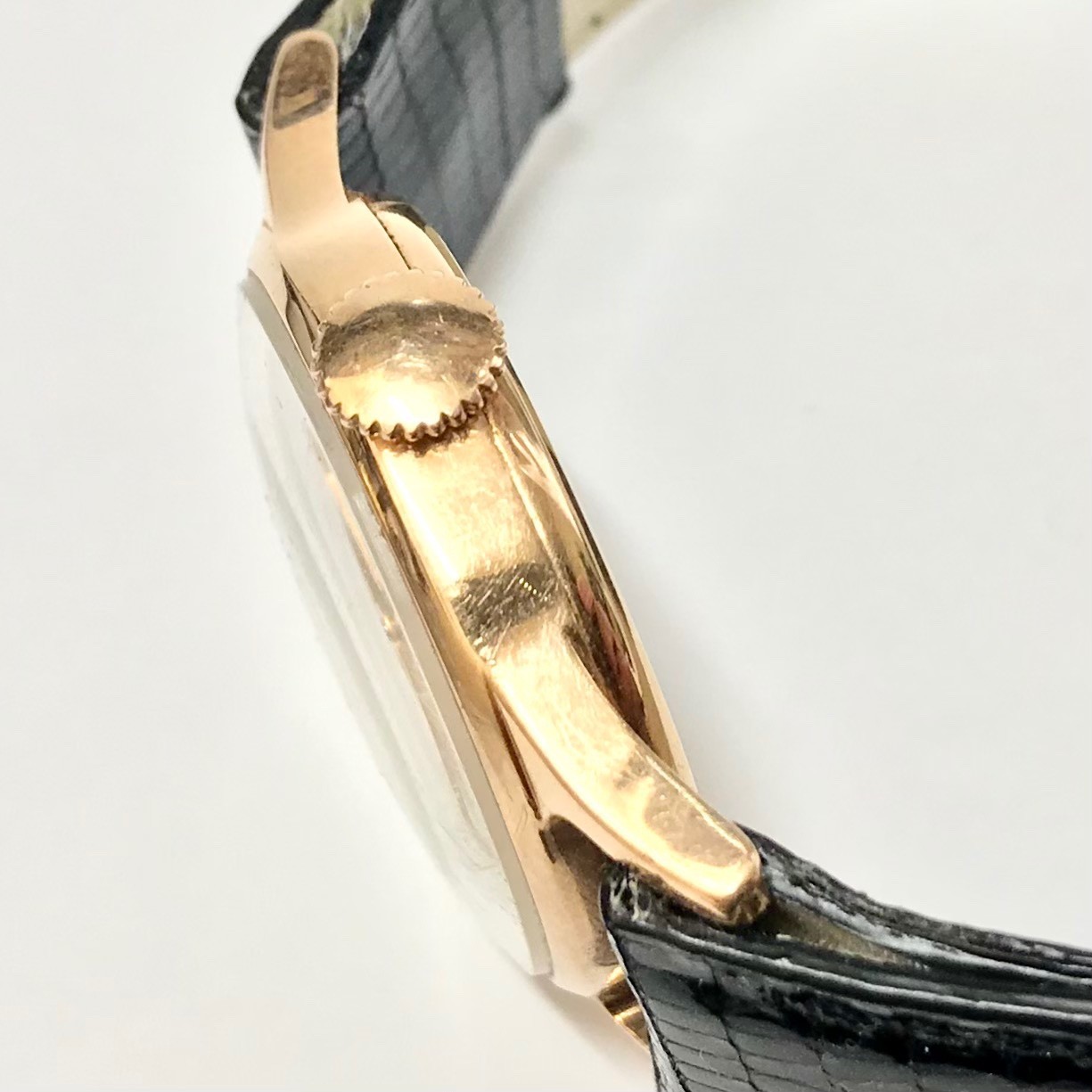 Pobeda CZZ gold 14K 585 mechanical 15 jewels small seconds 28 mm Vintage