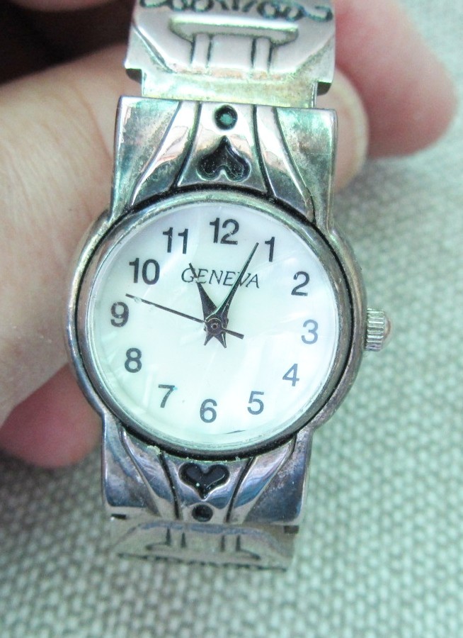Geneva Elite Fashion Watch Ladies Quartz Silver Casual or Dress