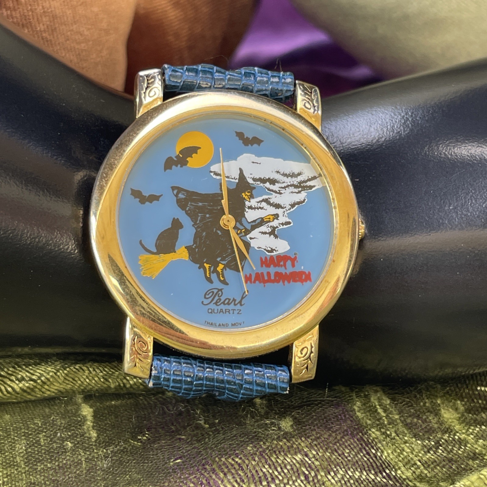 Vtg Halloween Watch Men Women 36mm Gold Tone Witch On A Broom New Battery 8.25″