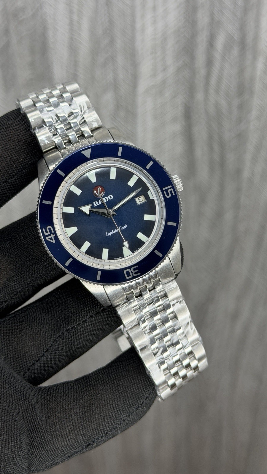 Rado Captain Cook Blue Dial Automatic Mens Watch Stainless Steel Date Swiss
