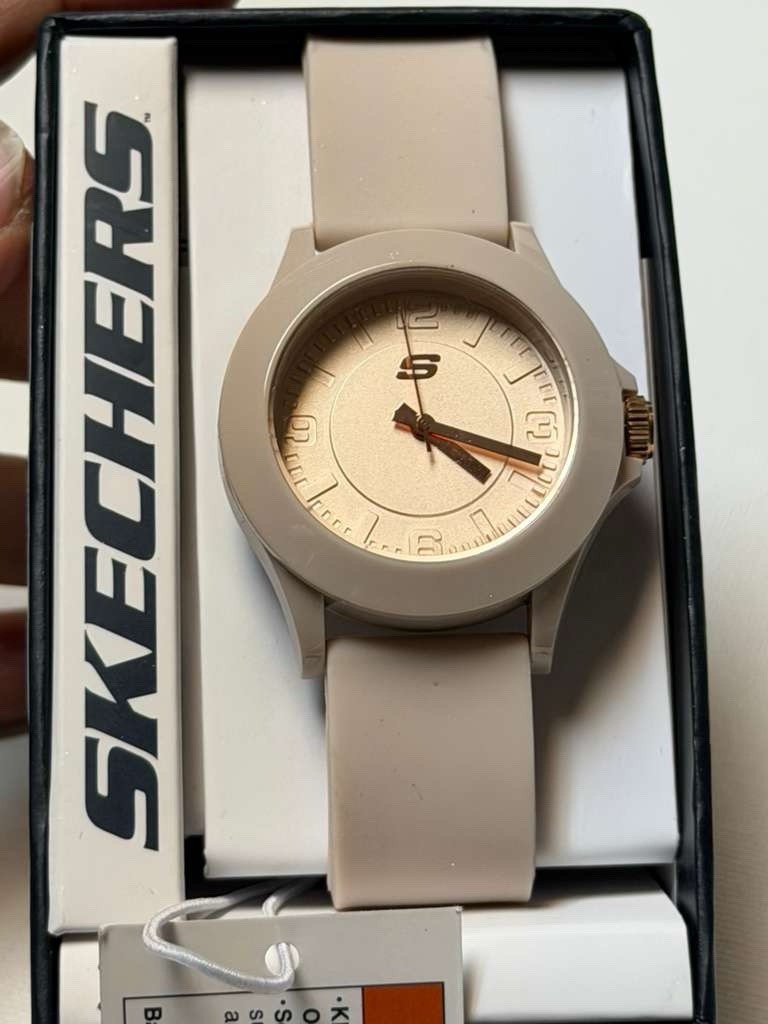 SKECHERS Women’s Watch Beige Silicone Band Ladies Wristwatch New Battery
