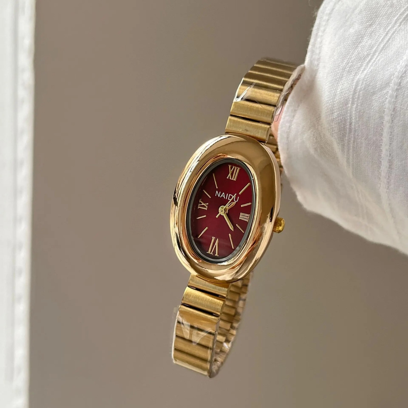 2025 New Oval Beautiful Ladies Watches with Stainless Steel Strap for Girl