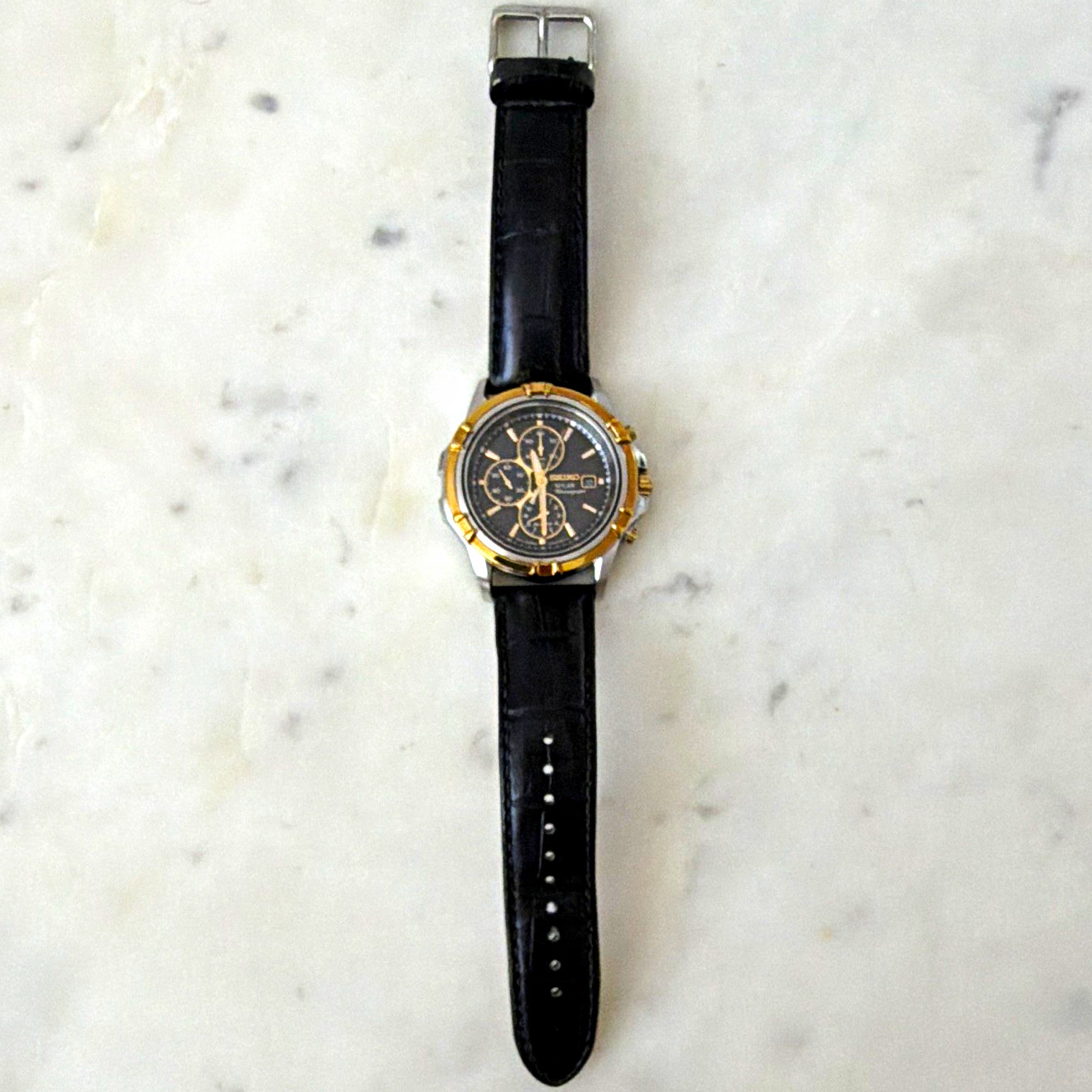 Seiko Solar Chronograph Alarm Date Tachymeter Black Dial Two-Tone 41mm 10 bar