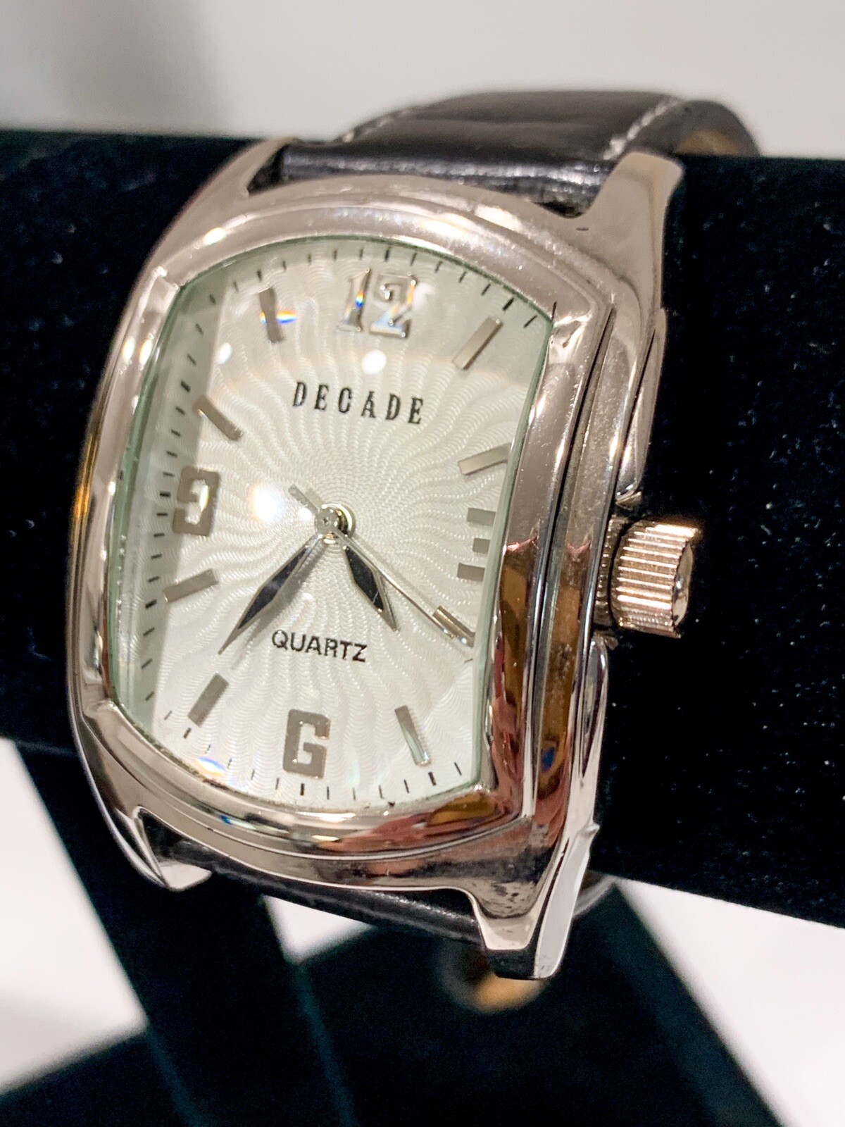 Decade Watch Quartz Silver Tone Dial Raised Crystal Black Leather Band Untested