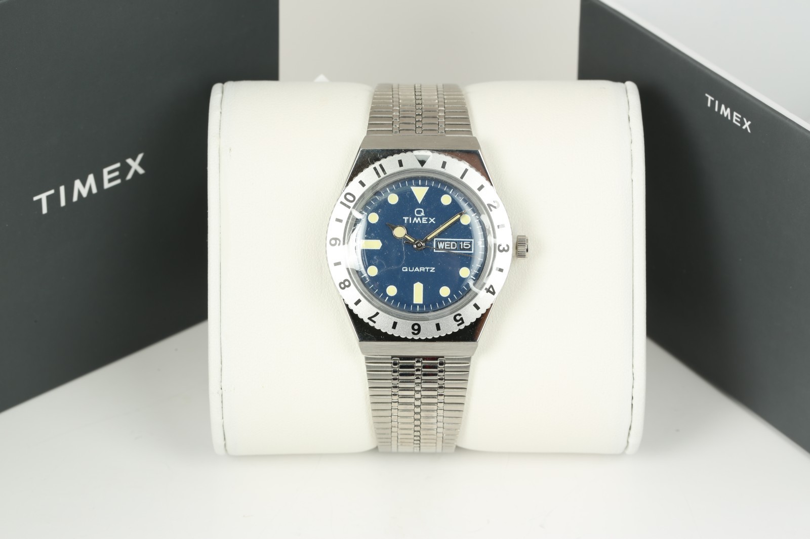Timex Q Quartz Watch Blue Dial Stainless Steel Bracelet Day Date with Box