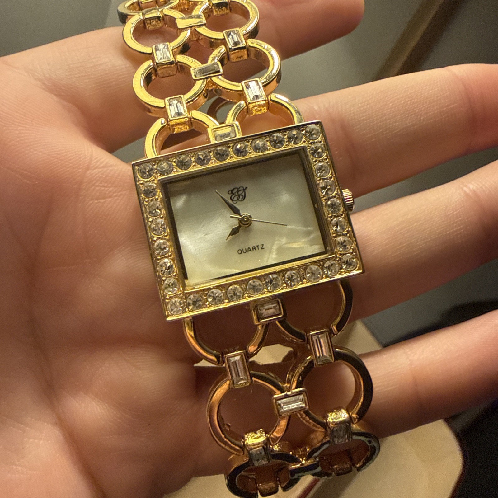 Elizabeth Taylor Vintage Collectible White Diamonds Ladies Wristwatch 8” long