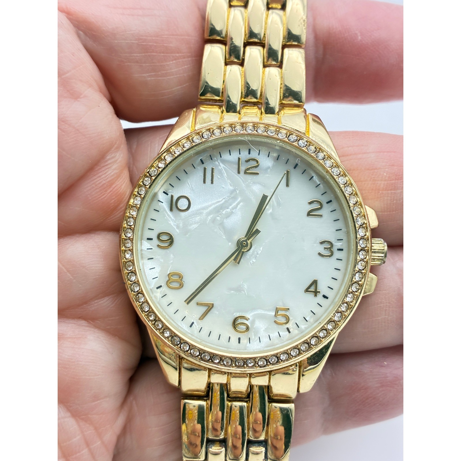 Gold Tone Watch Crystal Bezel Mother of Pearl Face A1033 Singapore Movement