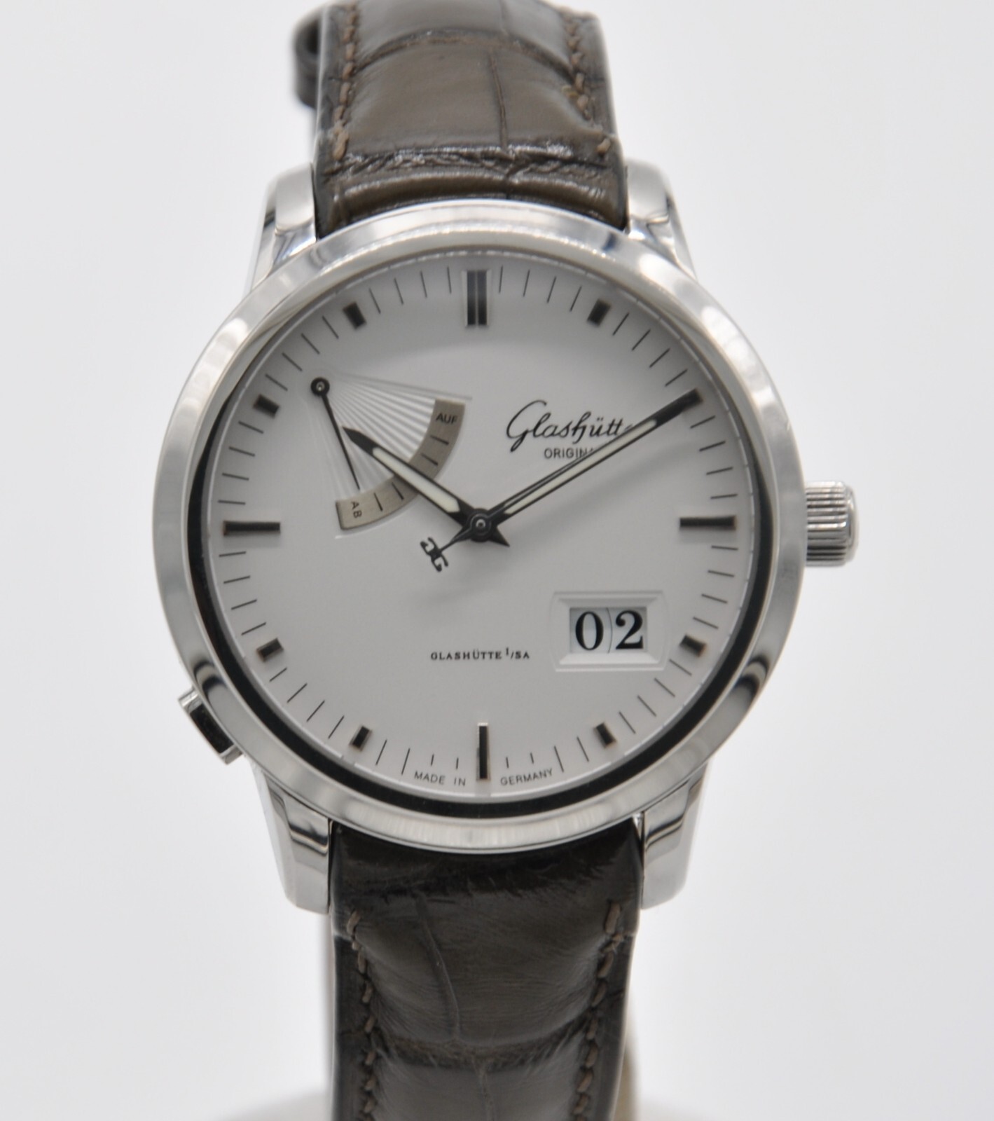 Glashütte Original Senator Power Reserve Steel Big Date 40mm 100-01-13-02-04
