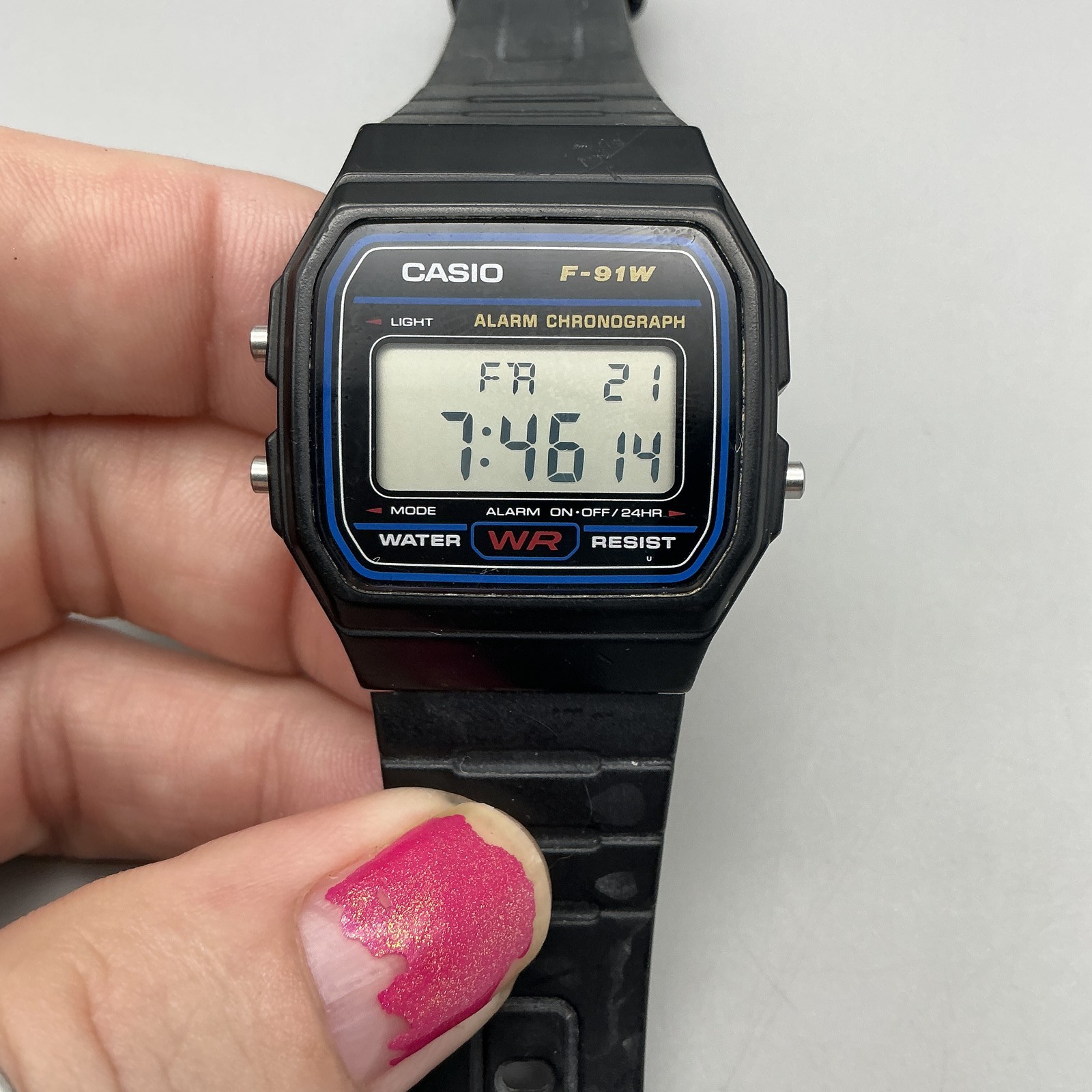Casio Mens Watch 35mm Black Illuminator Alarm Chrono 593 F-91W New Battery