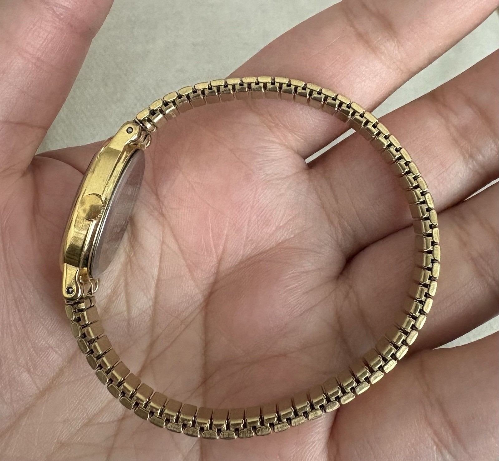 Vintage Timex Cavatina Oval Gold Tone Expansion Bracelet Watch Quartz Working