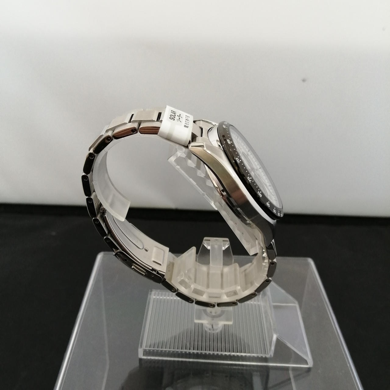 SEIKO V175-0FA0 Solar Watch