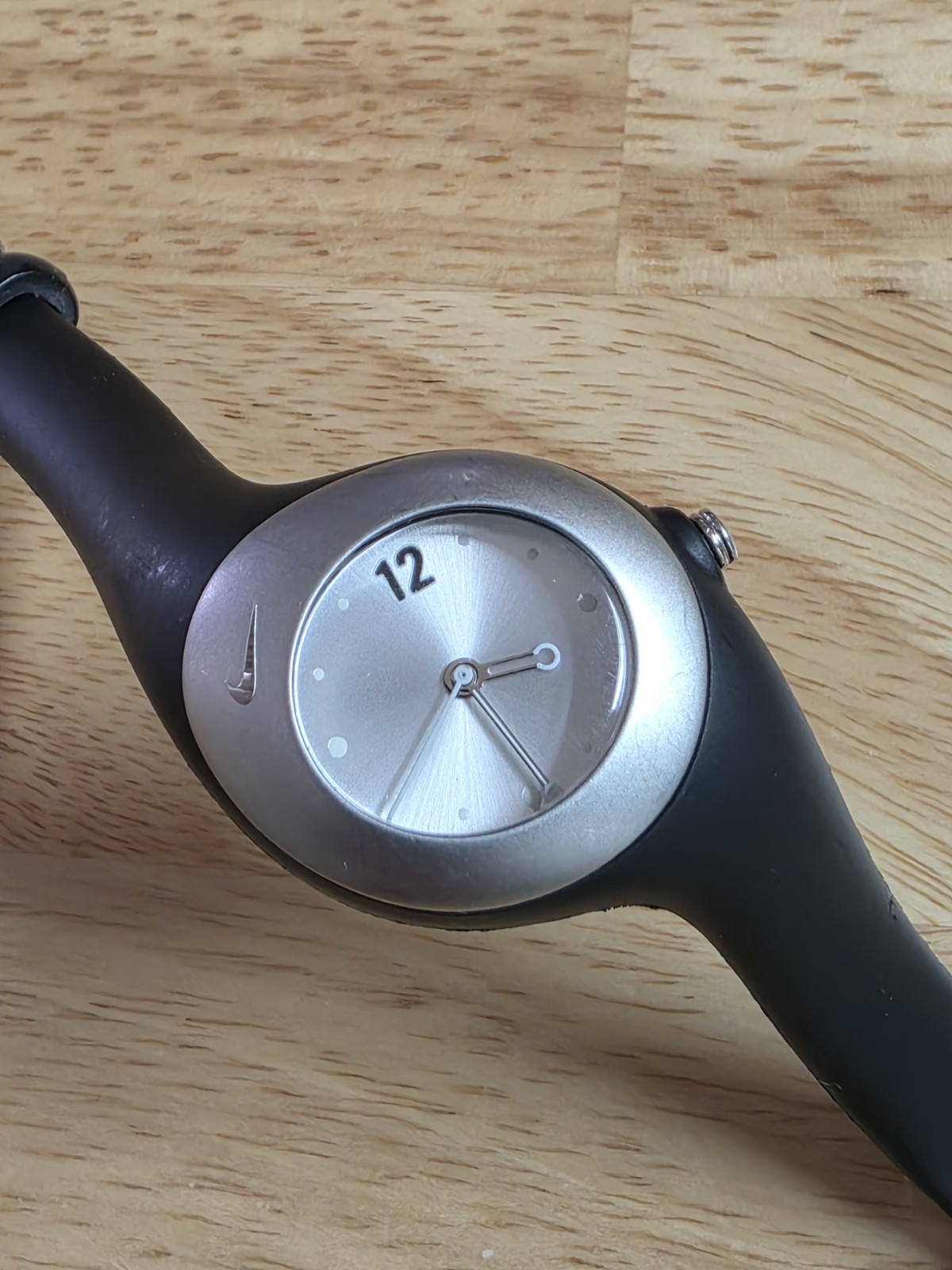 Nike Watch Women WR0070 2035-N001 Silver Black 50m * WORKING *