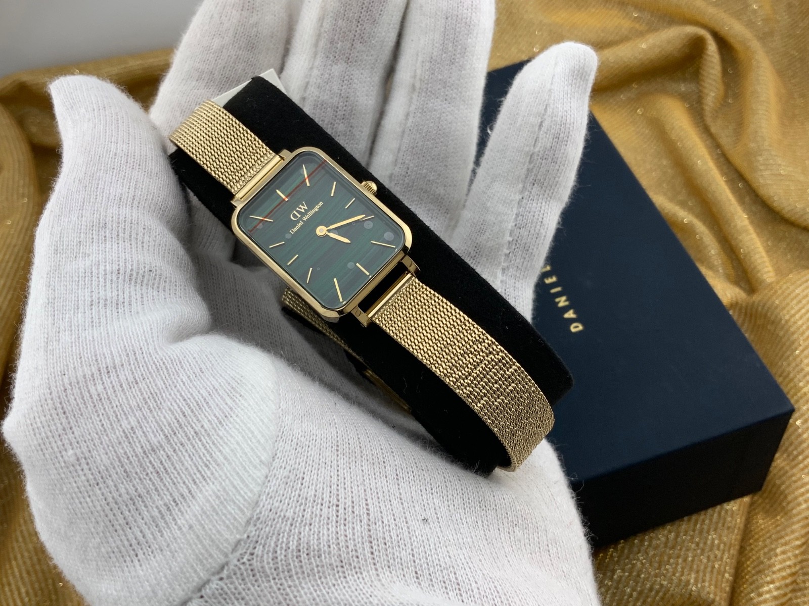 Daniel Wellington Quadro Pressed Evergold Green Gold Mesh Watch RRP £145 20x26mm