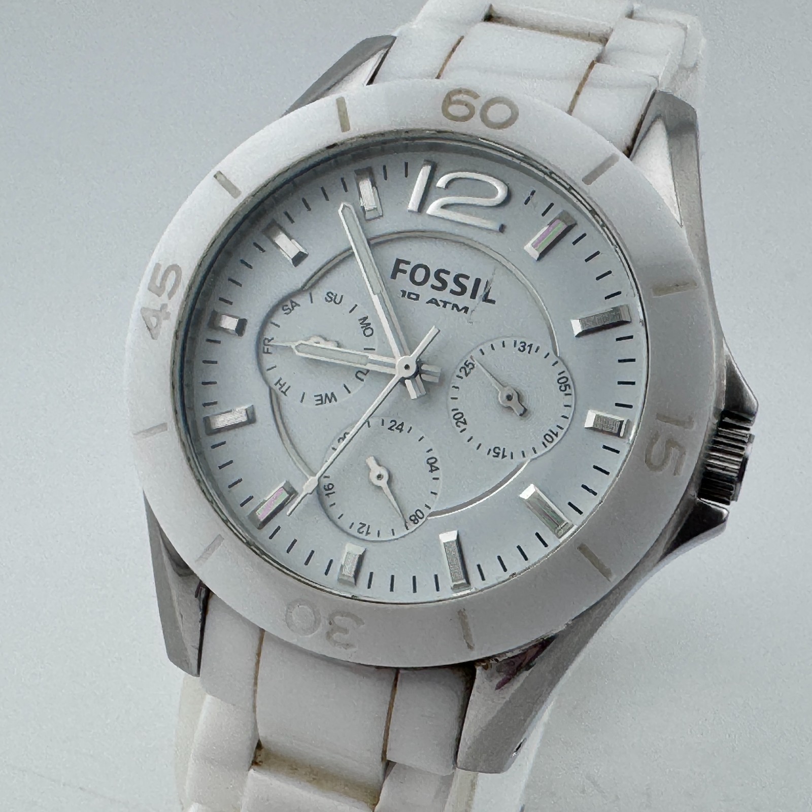 Fossil Quartz Watch CE-1002 Women Silver White Ceramic Day Date New Batter 6.75″