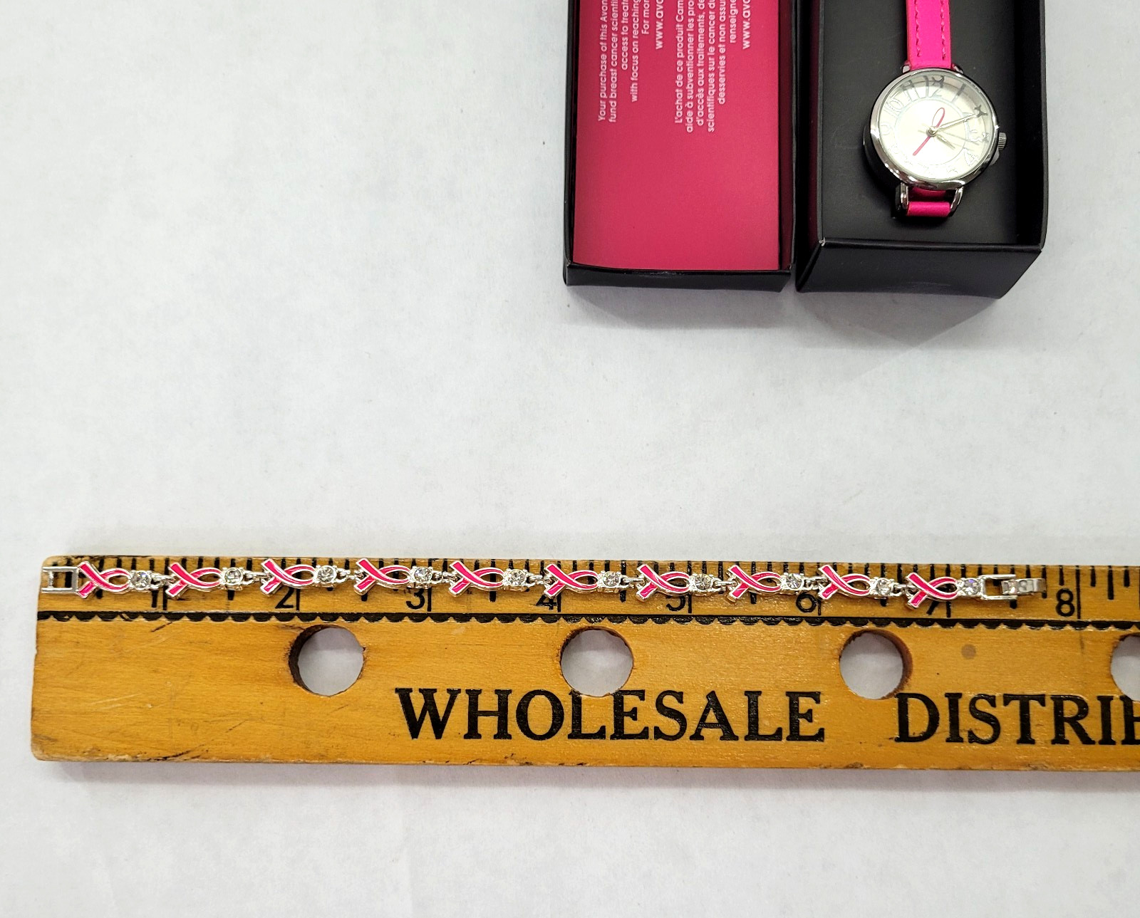 Avon Breast Cancer Watch Hot Pink & Ribbon Bracelet New in Box – needs battery