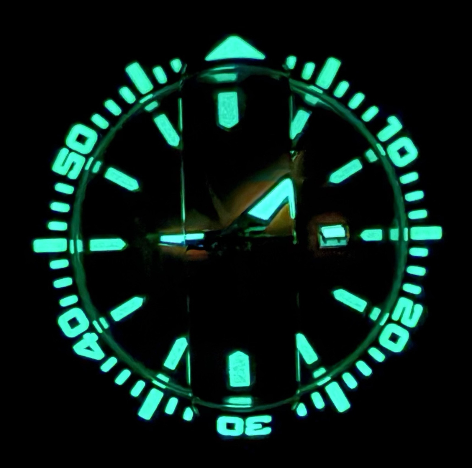 45mm Auto MATADOR Magnified Center Dial | Silvertone Bracelet Aragon Mens Watch