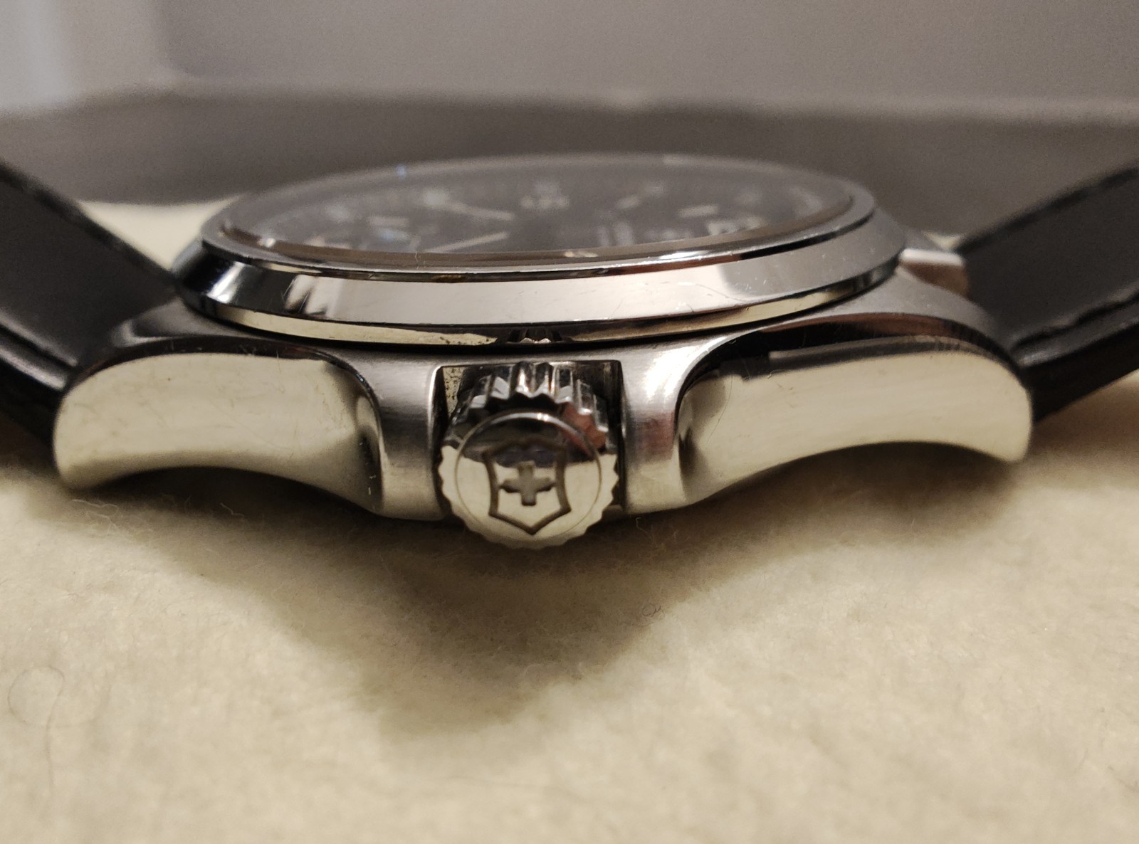 Victorinox Swiss Army 241664 Sapphire Glass, Quartz Movement, Night Vision