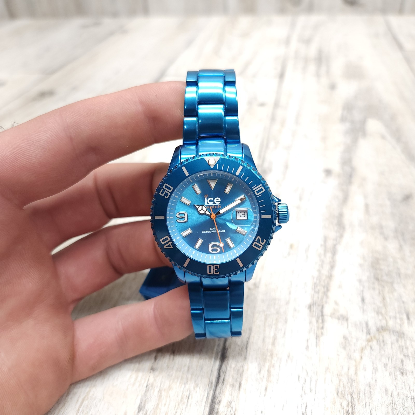 Ice Watch, Ice-Alu Turquoise Unisex 43MM Quartz Fashion Watch. Metal Linked Band