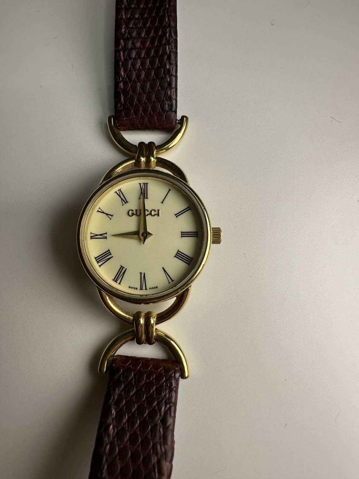 Vintage Gucci 6000.2.L Gold Plated Women’s Watch – Ivory Roman Dial, Swiss Made