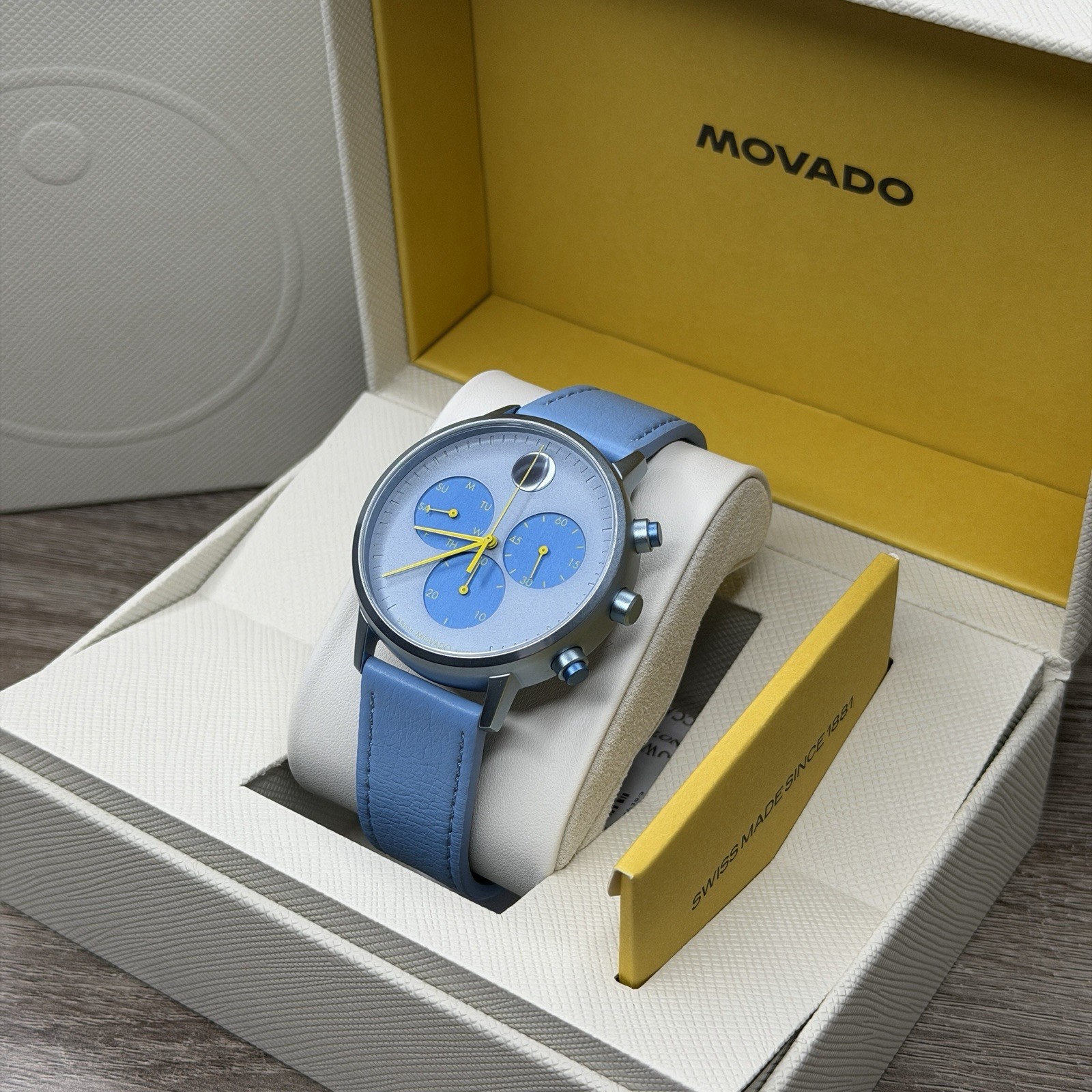 NEW✅SWISS✅ Movado FACE Blue Dial Blue Leather Chrono Aluminum Men Watch 3640149