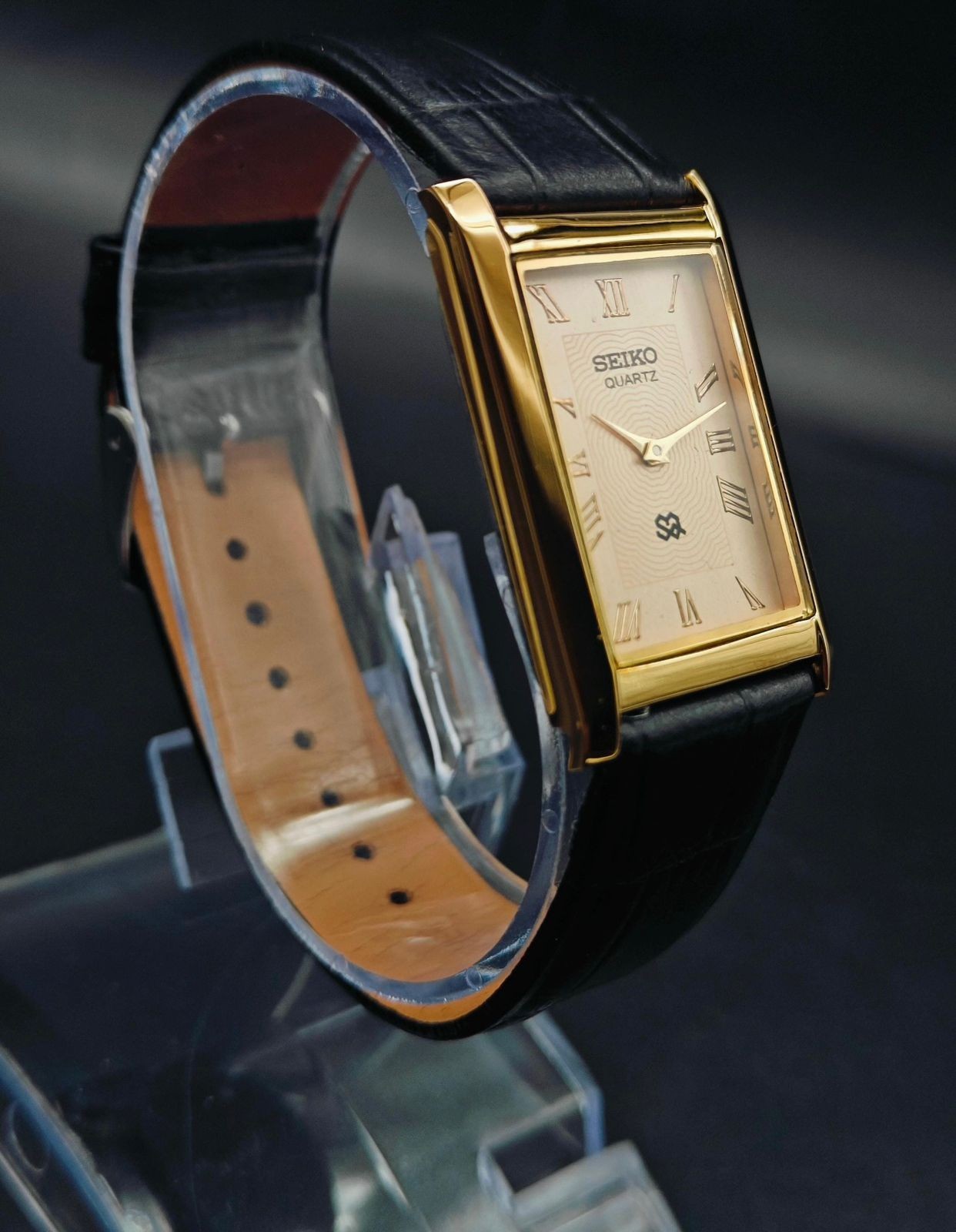Rare Vintage Seiko Slim Quartz Men’s Wrist Watch