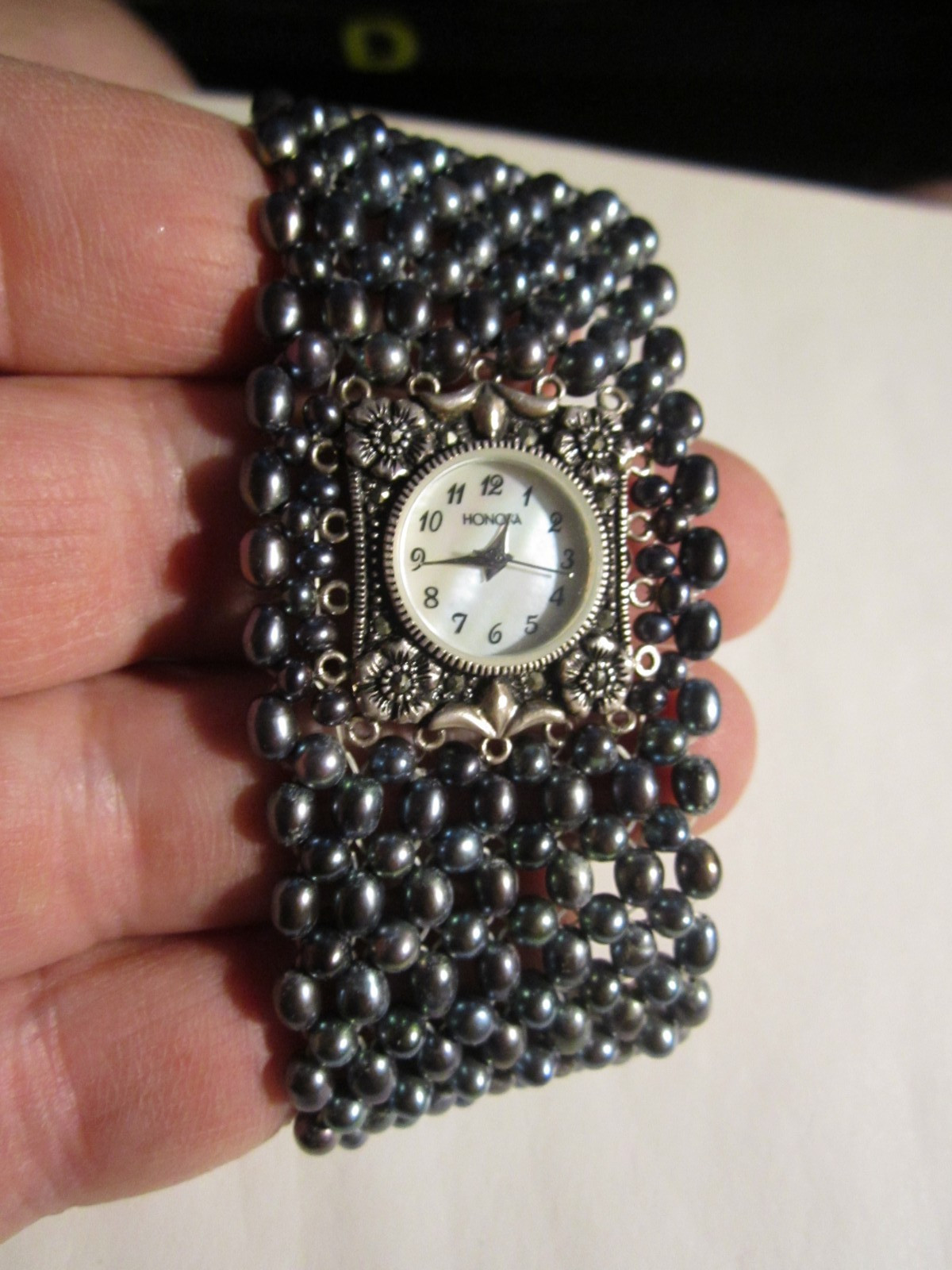 HONORA BLACK PEARL BRACELET WATCH STRETCHES TO FIT 7″ WRIST RUNS GREAT – OFC-R