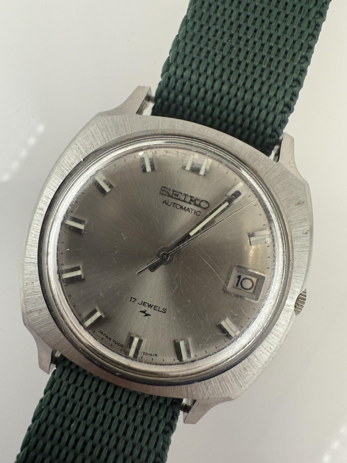 Vintage Rare Seiko Automatic 17 Jewels Movement 7005-7062 Date 37 mm