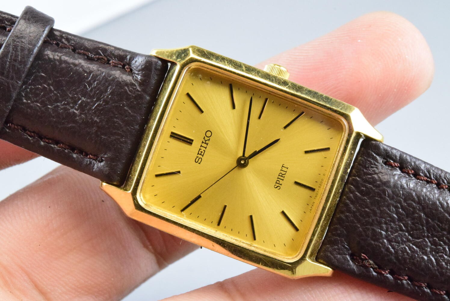 Vintage watch Seiko Spirit 7N01-5180 Yellow Men Quartz Octagonal 26mm