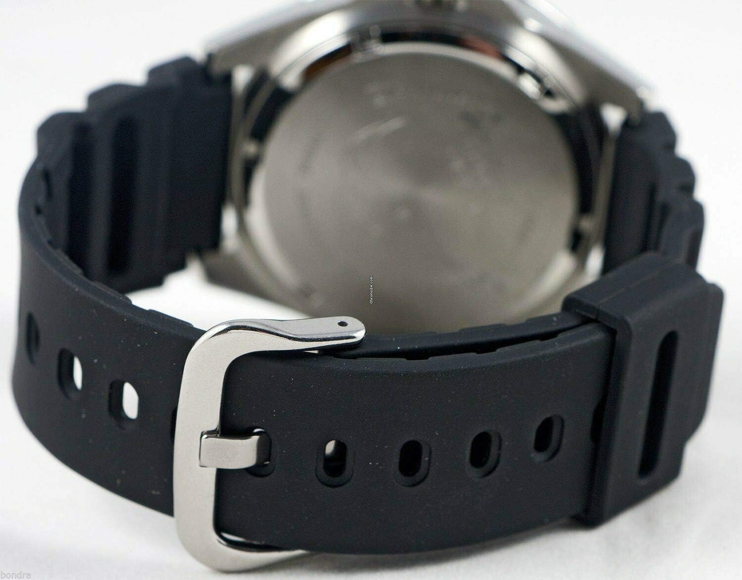 Casio Men’s Diver-style quartz resin belt black MDV-106G-1AVCF
