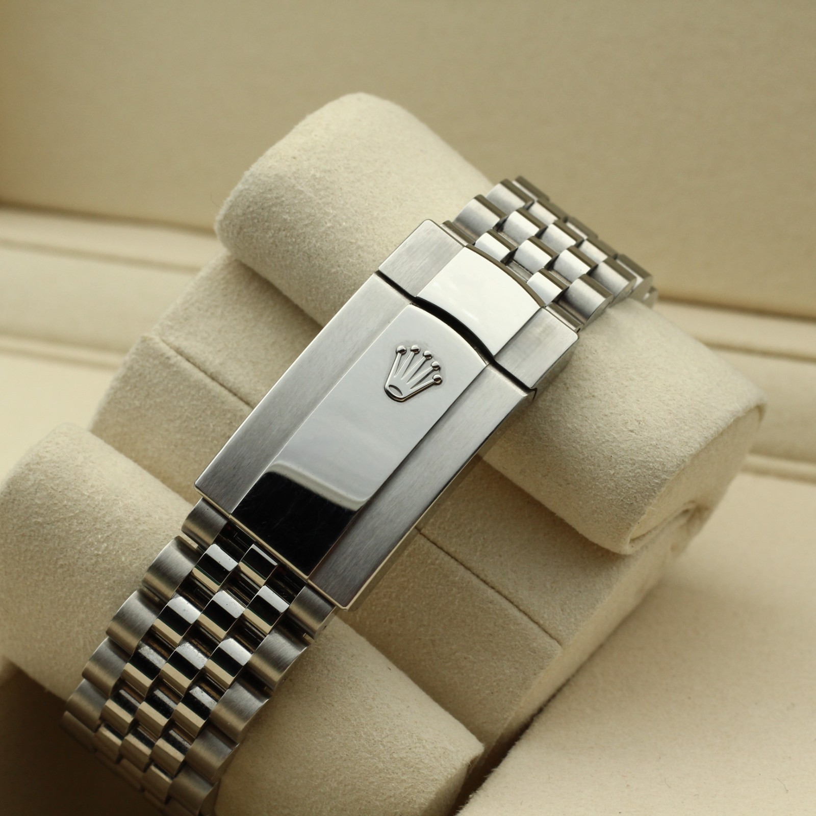 Rolex Datejust 41 Rhodium Diamond Dial Jubilee Bracelet Full set 126334