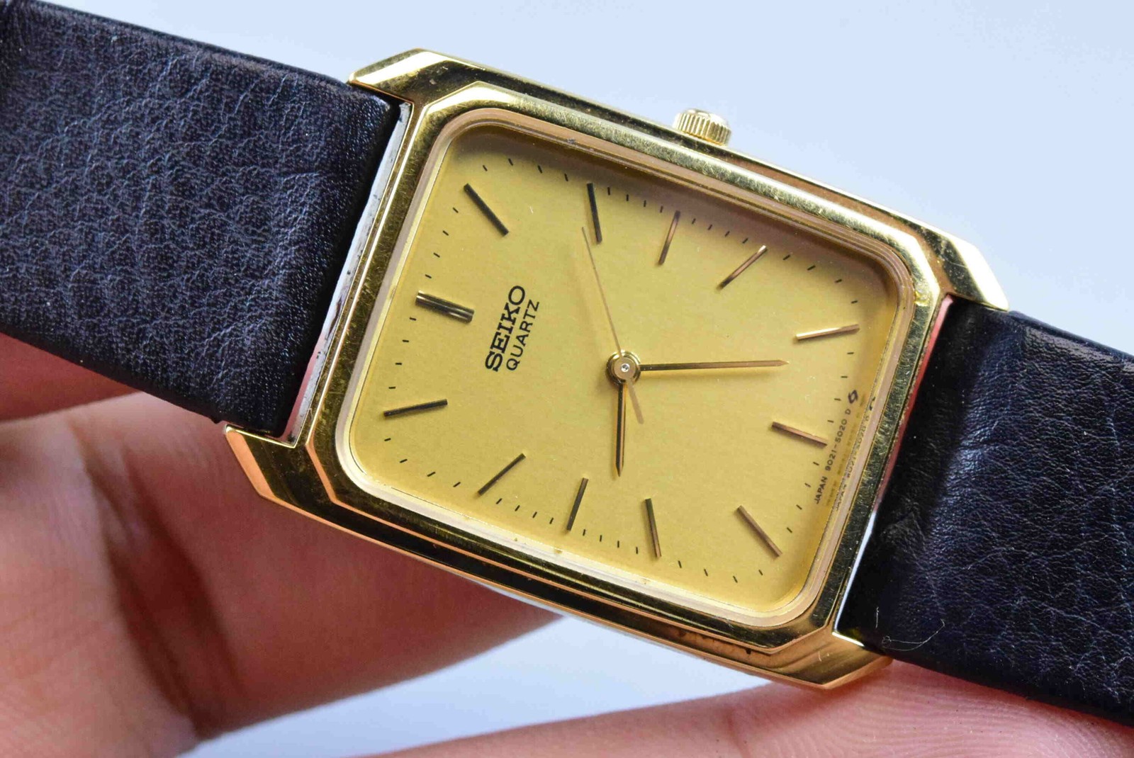 Vintage watch Seiko Gold Plate 9021-5010 Yellow Men Quartz Tank 26mm