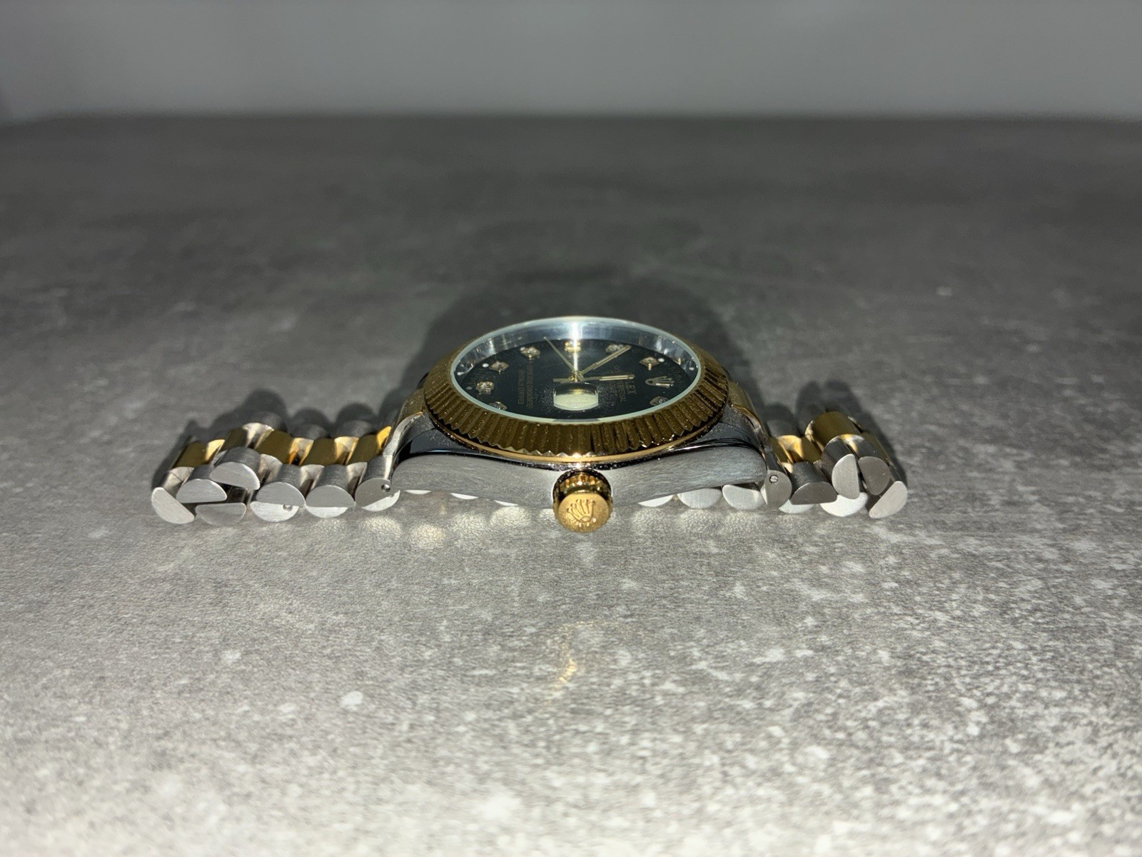 Rolex Datejust 36mm Two-Tone Fluted Bezel Black Diamond Dial Date Auto/FAKE!!!