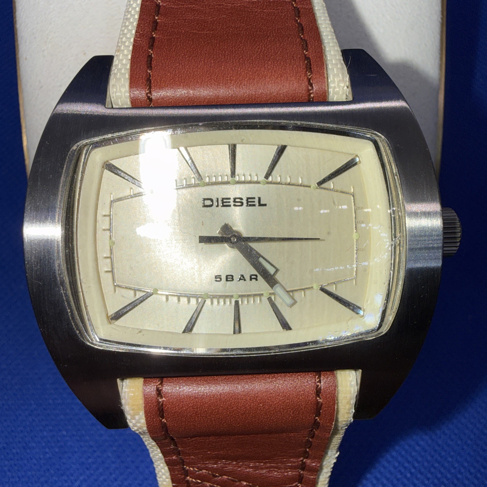 Diesel DZ-2085 Mens Watch 44mm Off White Dial New Leather Strap New Battery