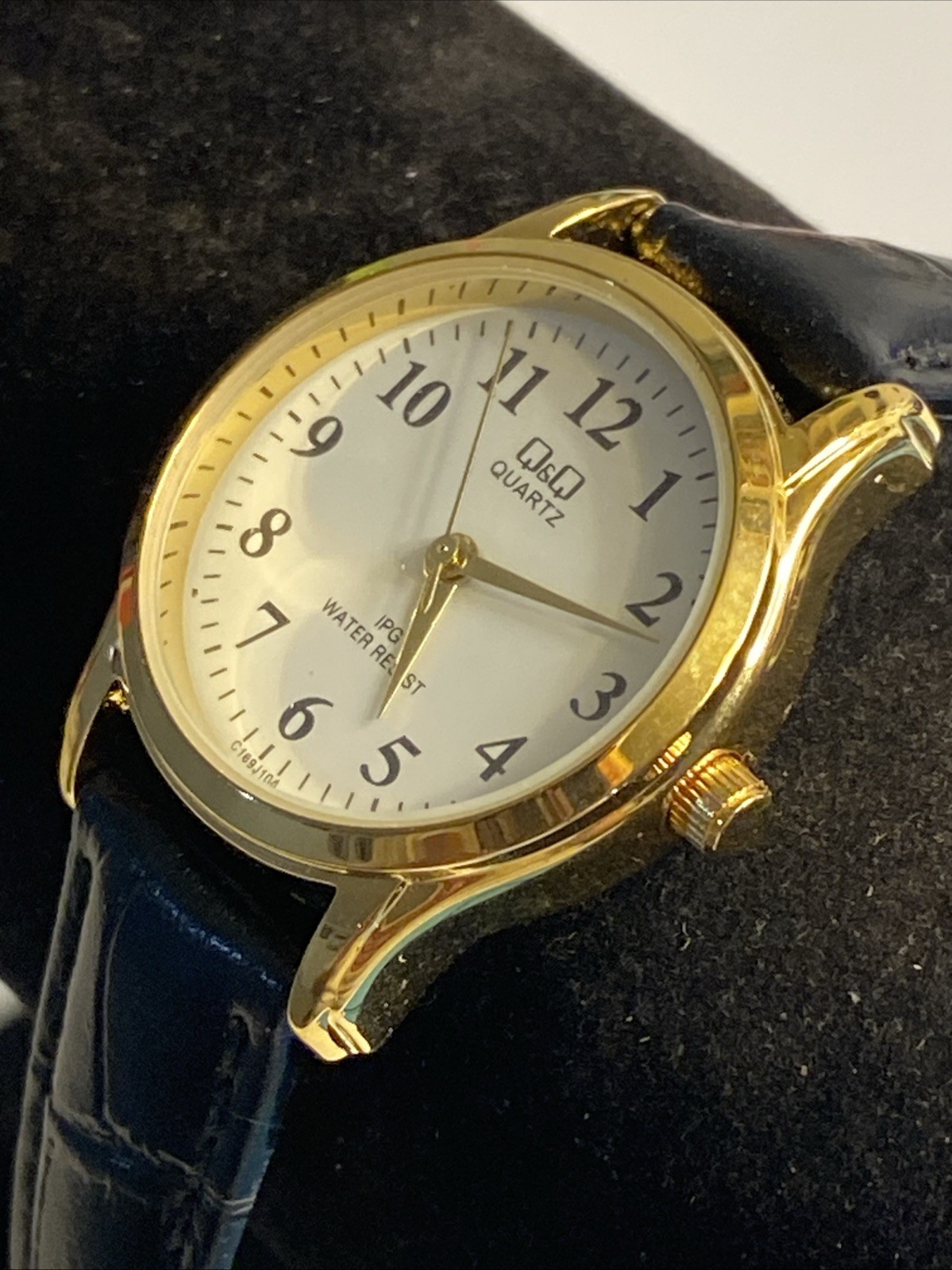 Q&Q CITIZEN DIVER 3 BAR Water Resistant Quartz Watch Gold Steel White Leather