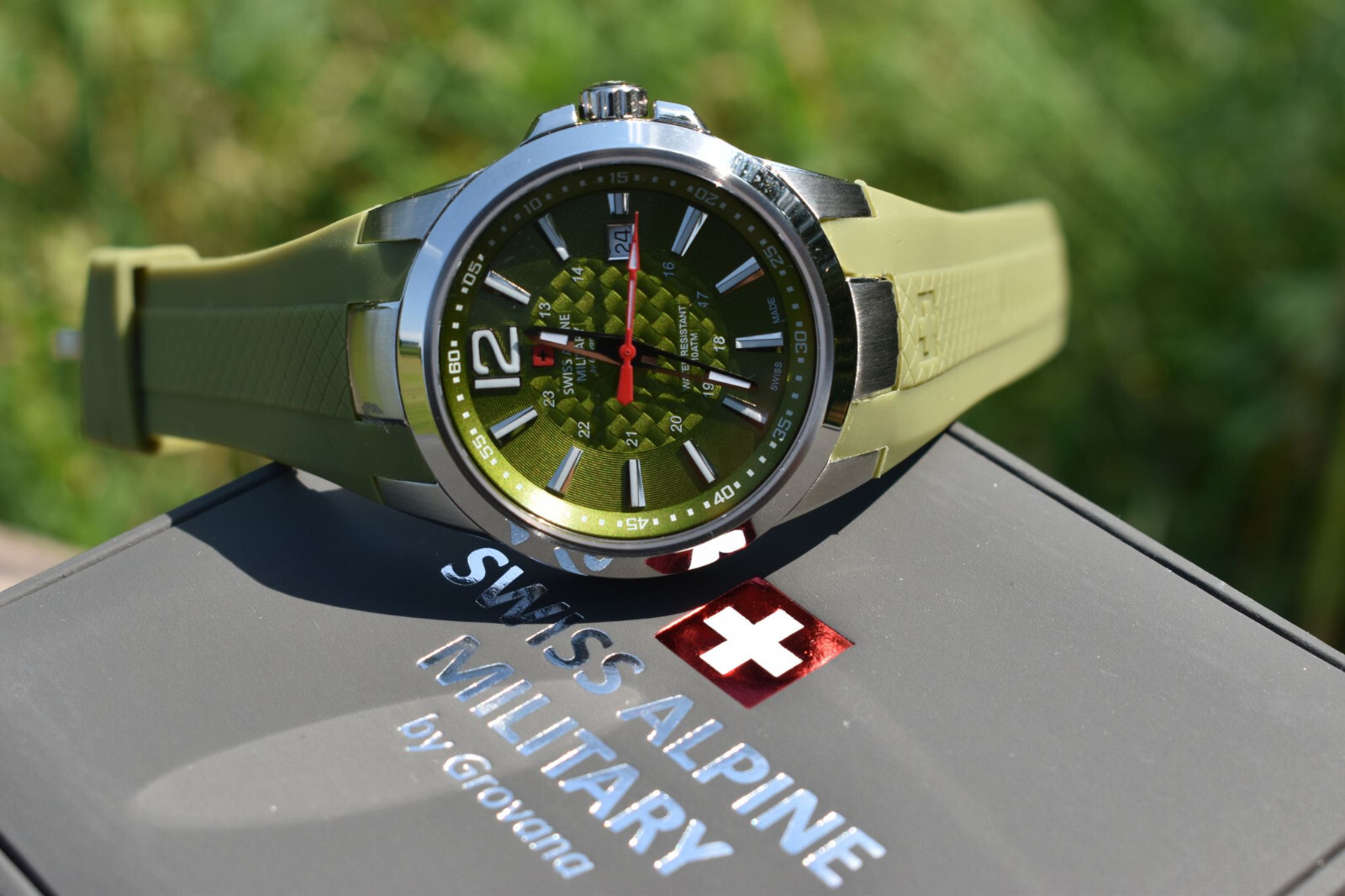 Swiss Alpine Military Green Dial Date Silicone Band Swiss Watch 7058.1838