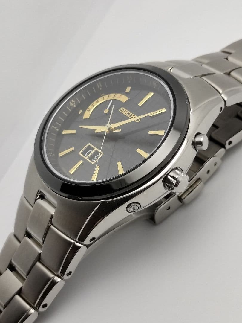 Seiko Spirit Big Date Atomic Solar Titanium Watch 8B43 0AB0 Genuine