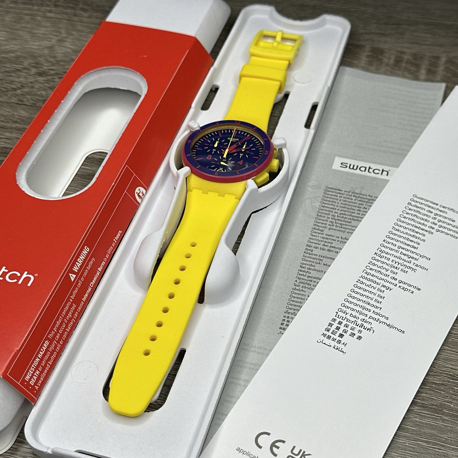 NEW✅ Swatch Chrono GLOW LOOM Yellow And Navy Date Sports Men’s Watch SUSJ400