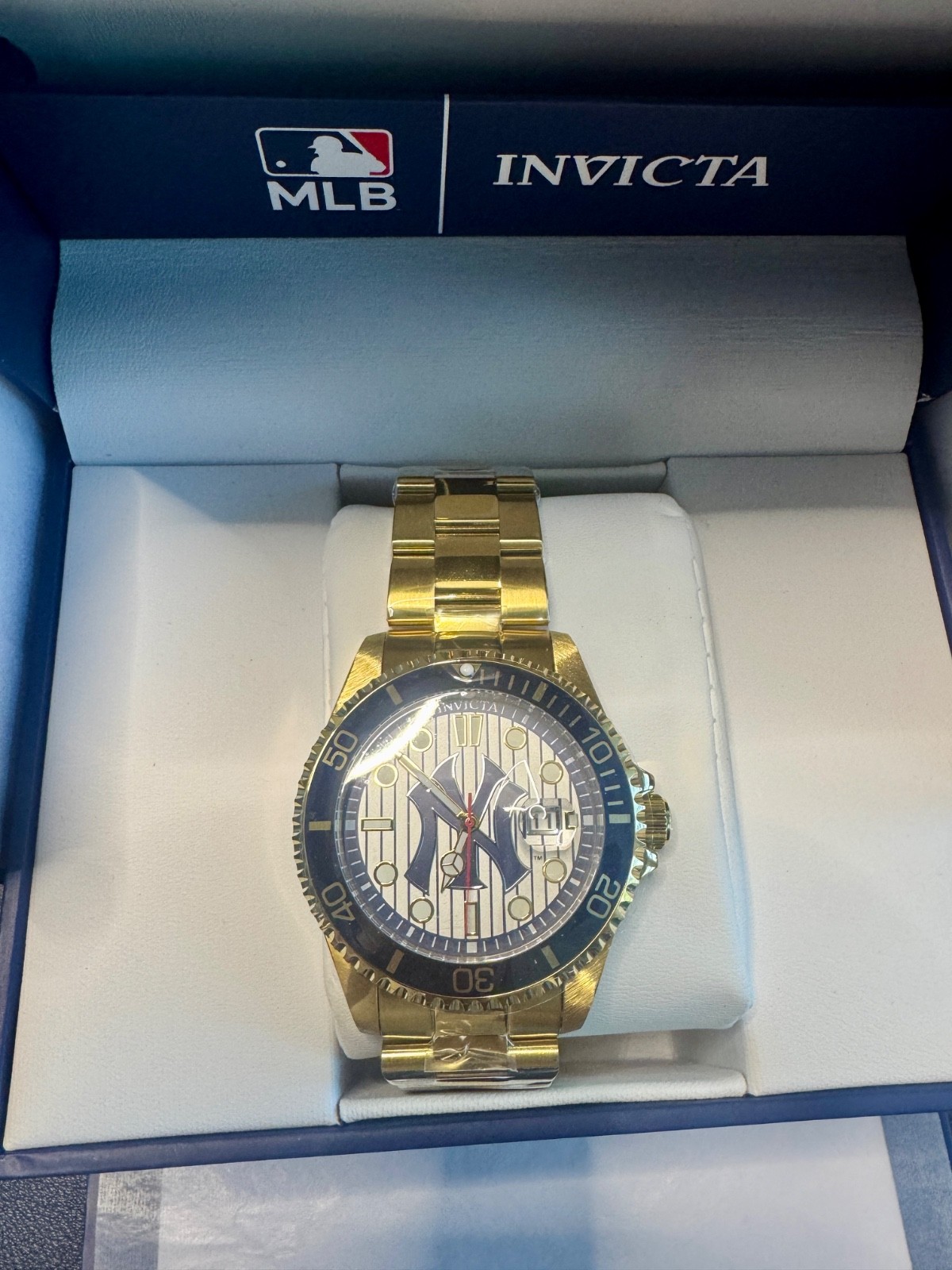 Invicta Pro Diver New York Yankees Edition Gold 43mm Men’s Watch 49858 NEW
