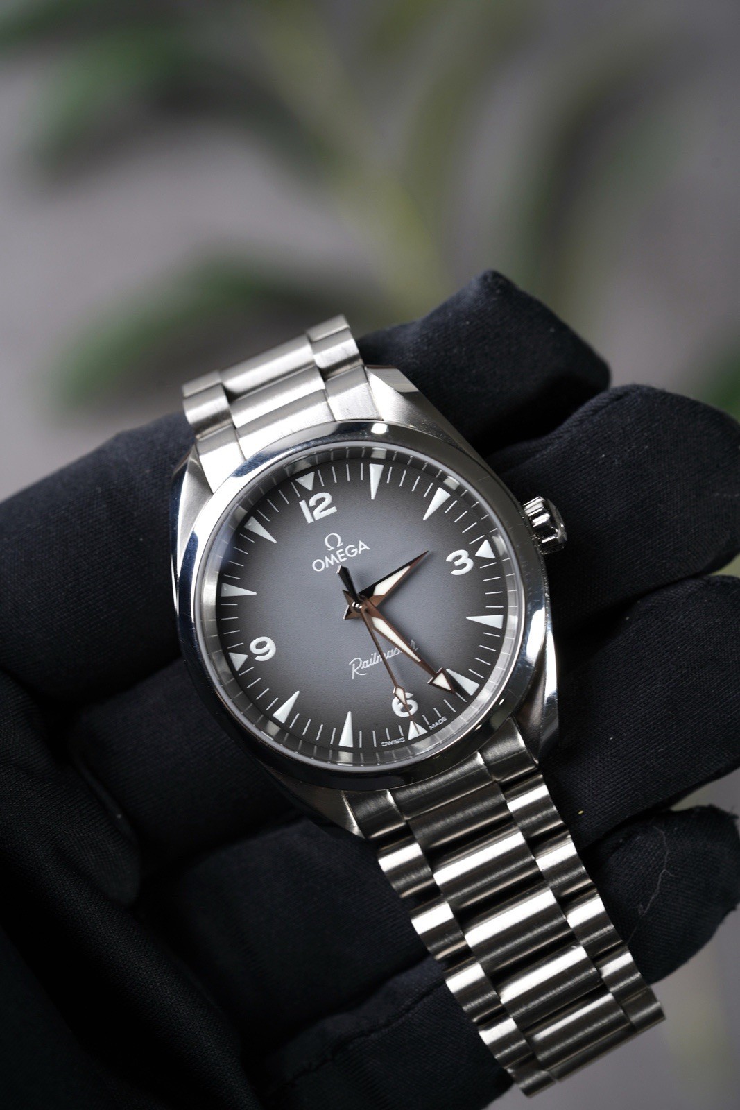 Omega Seamaster Railmaster Grey 38mm 235.12.38.20.06.001 2025 new Release