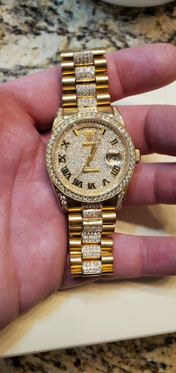 Rolex men/women 18k Yellow Gold w/White Diamond Encrusted Watch Beautiful Rare