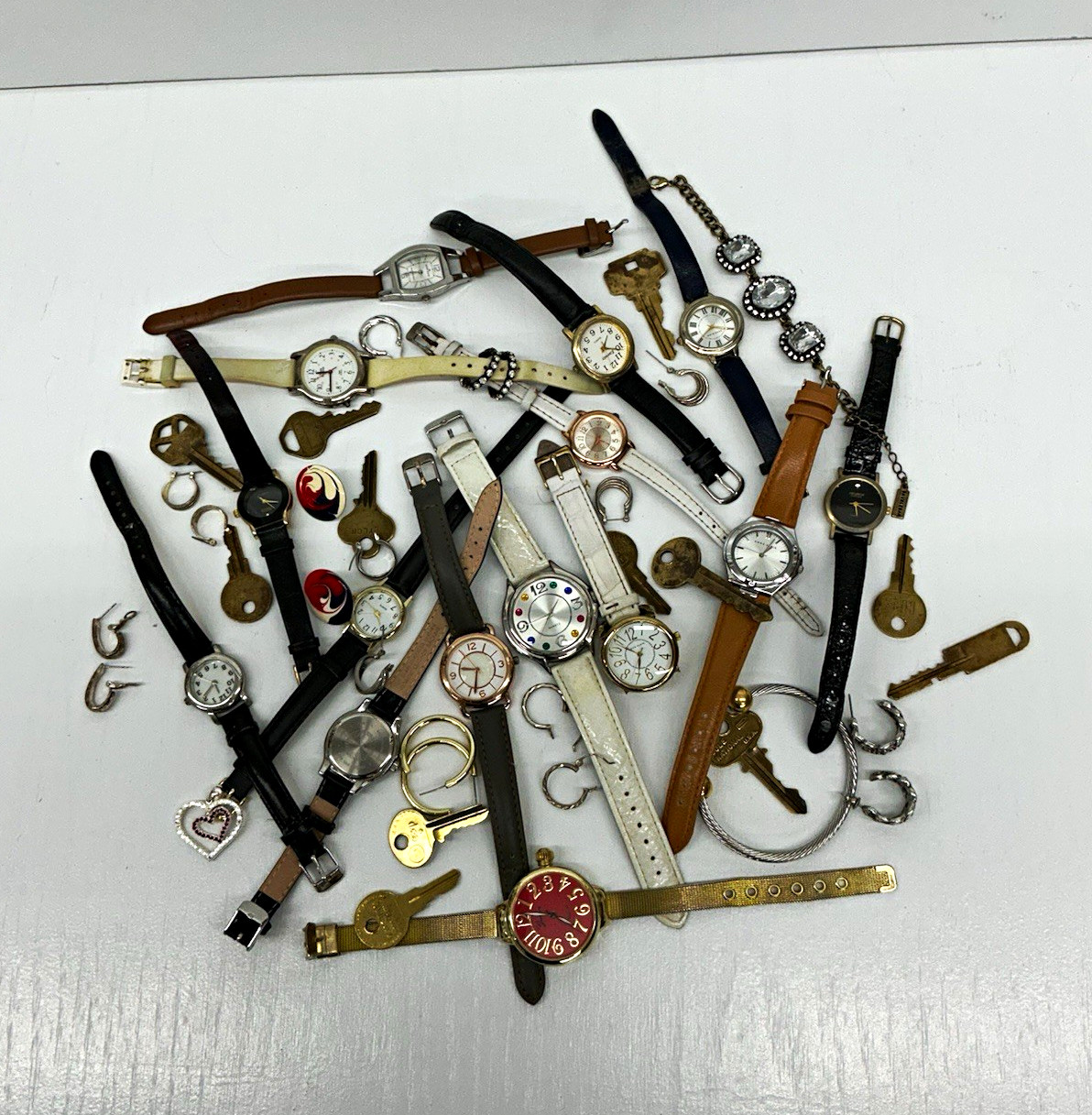 Women’s Mixed Lot Quartz Analog Wristwatches Leather & Metal Bands 12-Hour Dial