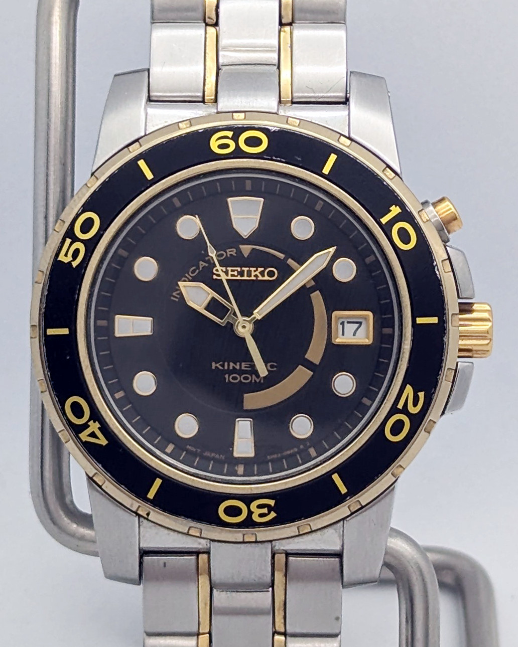 Seiko Kinetic SKA382 5M62 Black Gold Lrg Wrist 100M | New Capacitor Crystal Box