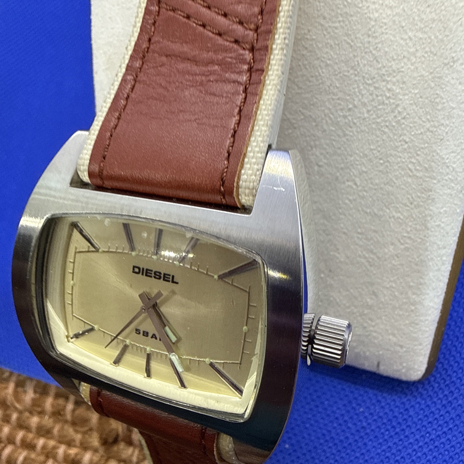 Diesel DZ-2085 Mens Watch 44mm Off White Dial New Leather Strap New Battery