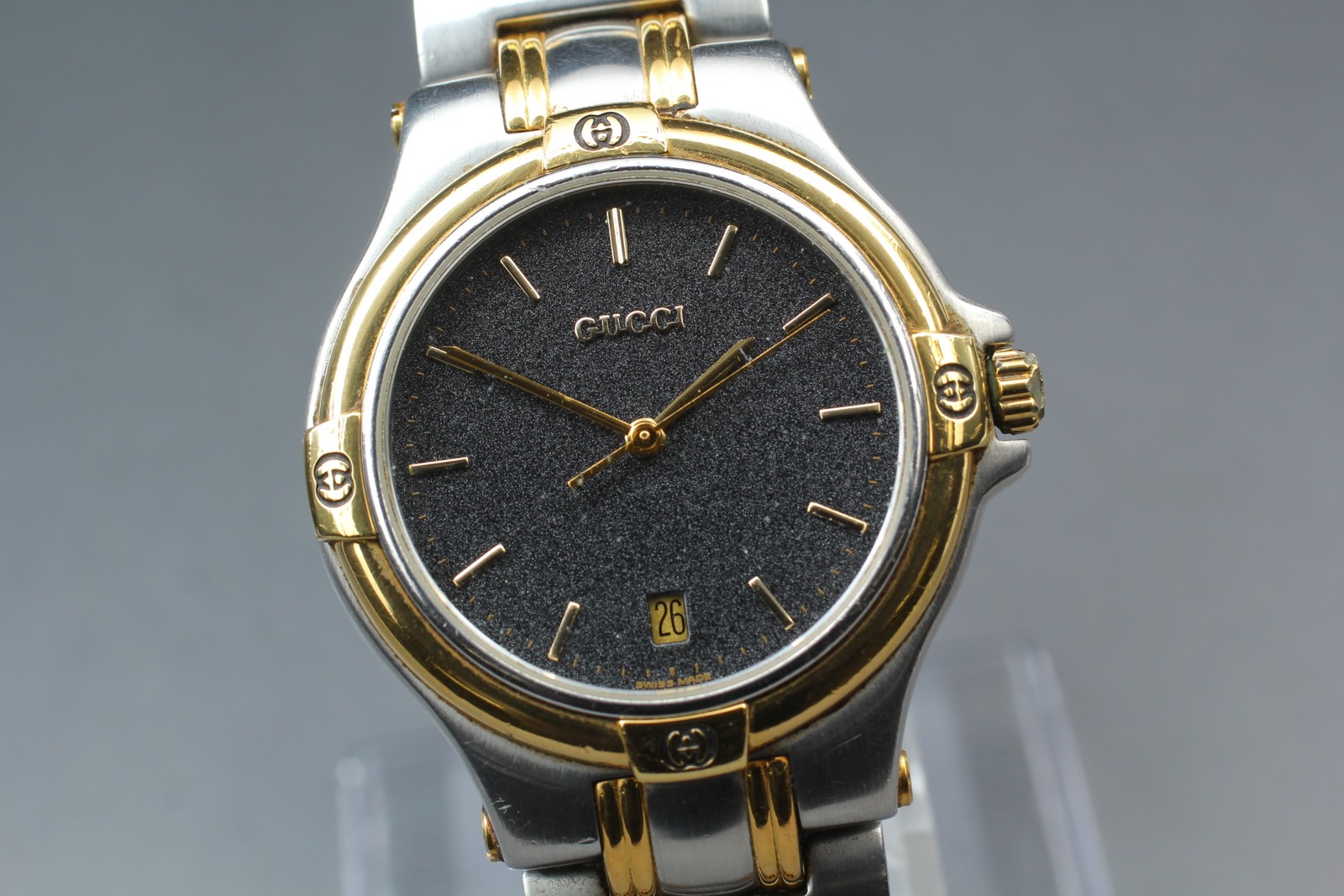 [Exc+5] Gucci 9040M Two Tone Quartz Men’s Watch From JAPAN