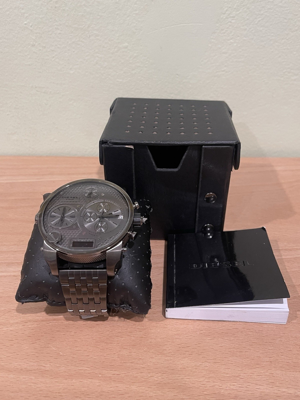Diesel Mr Daddy Oversized Chronograph Watch DZ7247 3 Bar Gun Metal New Batteries