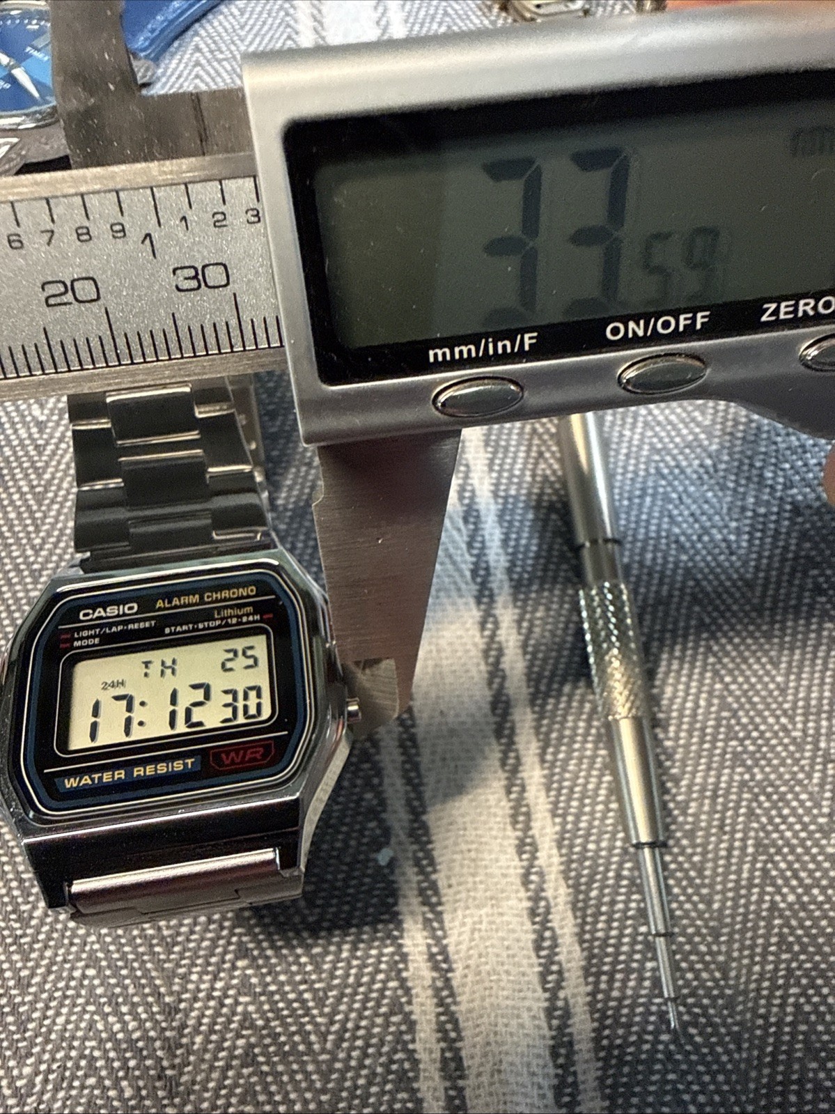 Casio A158W Digital Quartz Wristwatch Alarm Chronograph Steel Bracelet Silver